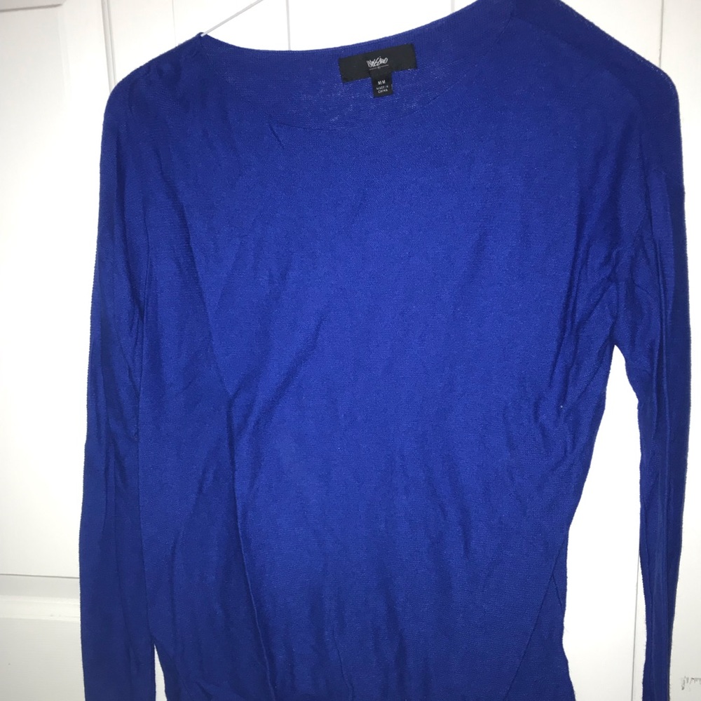 Dark blue scoop neck sweater